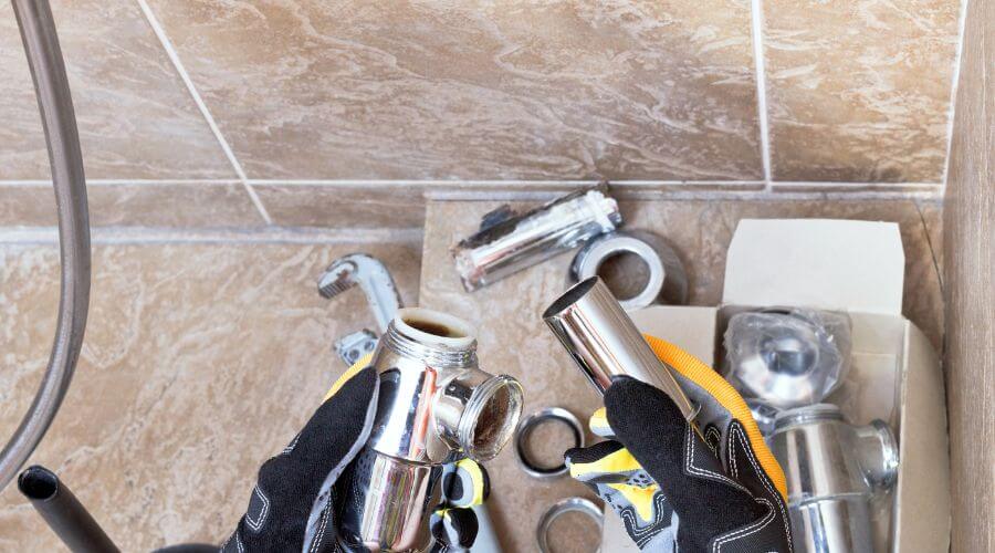 Professional gutter cleaning in Somes Bar, CA